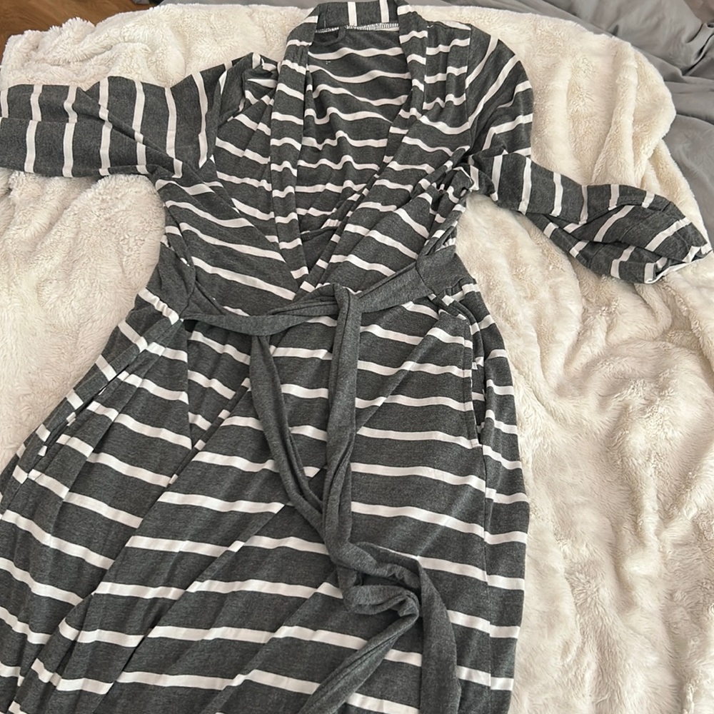 Maternity robe